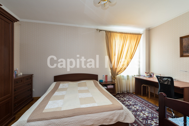 Спальня в квартире на ул Веерная, д 30 к 6