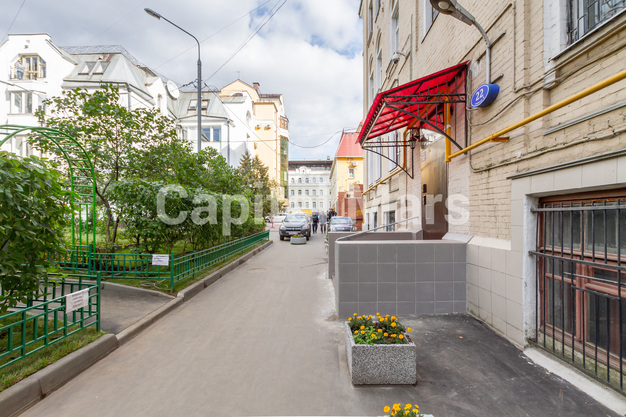 Двор в квартире на Цветной б-р, д 22 стр 5