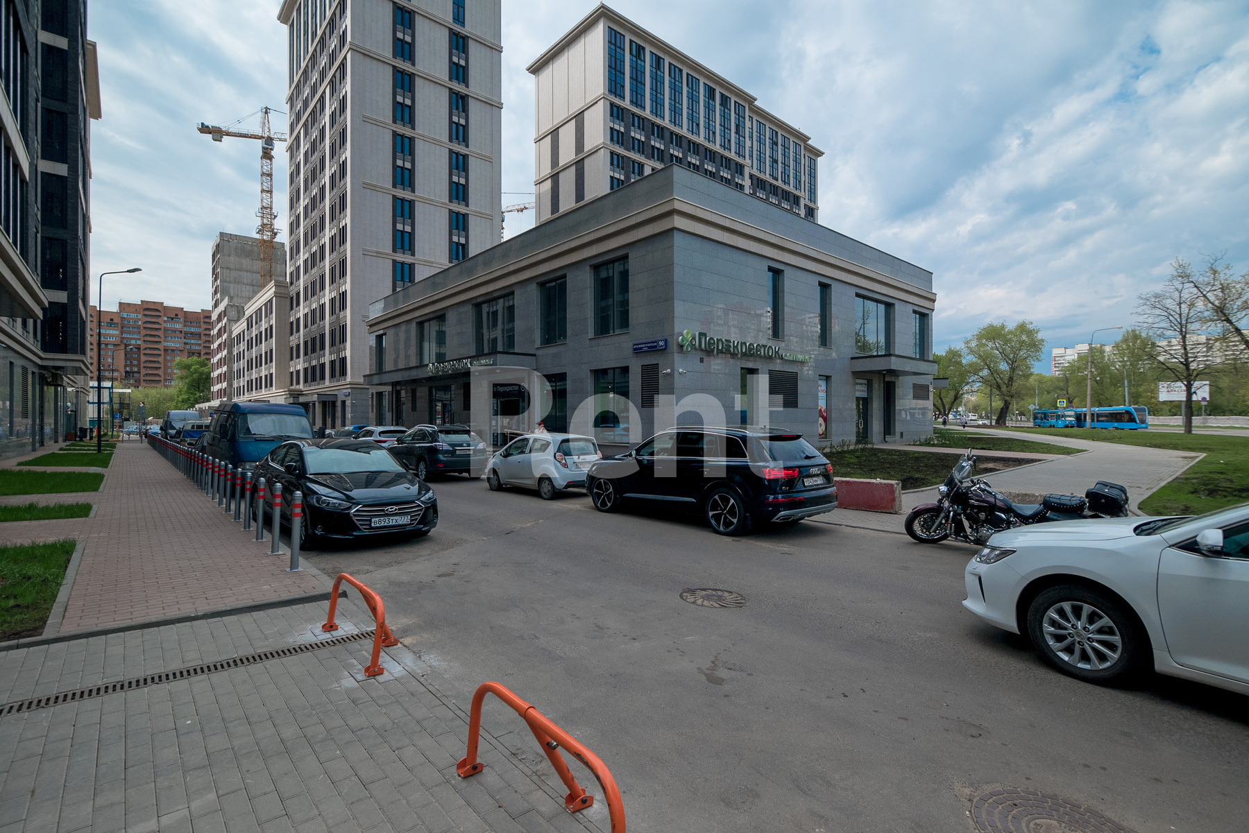 Возле дома в квартире на ул Краснобогатырская, д 90 стр 2