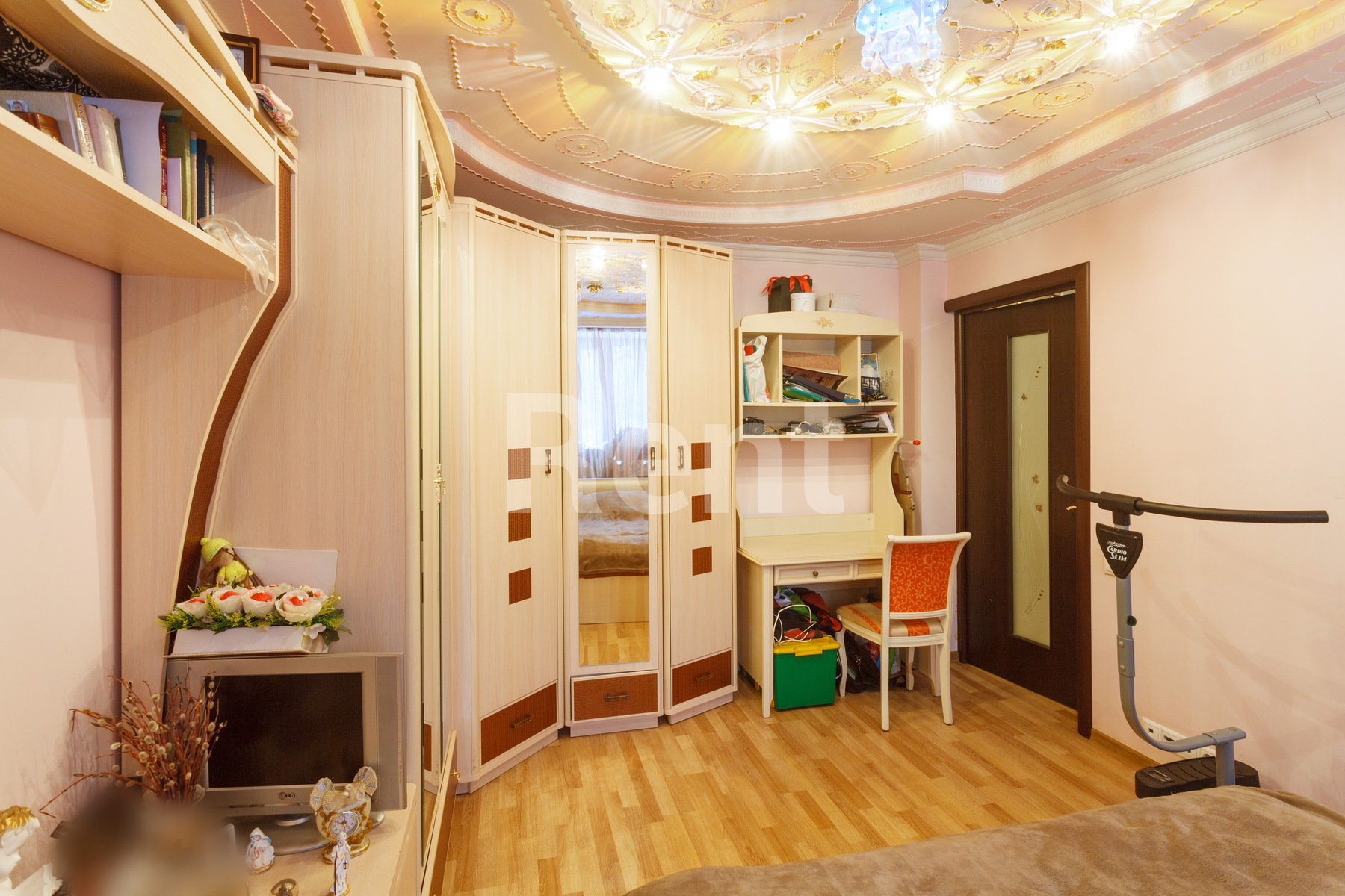 Спальня в квартире на ул Вятская, д 3