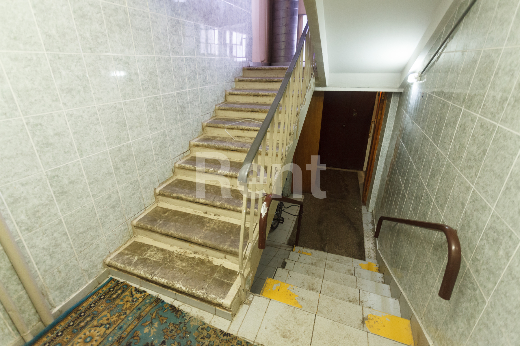 Подъезд в квартире на ул Вятская, д 3