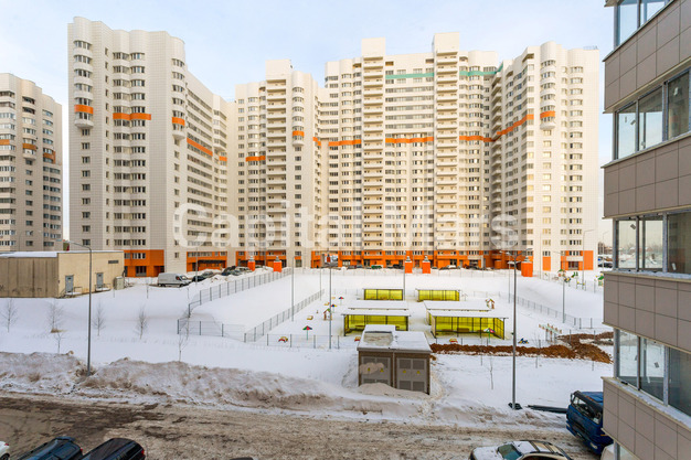 Вид из окна в квартире на Московская обл, Одинцовский р-н, рп Новоивановское, ш Можайское, д 52