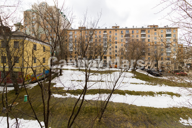 Вид из окна в квартире на пер Тетеринский, д 18 стр 2