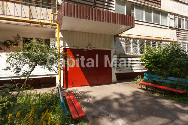 Подъезд в квартире на ул Малая Набережная, д 3 стр 1