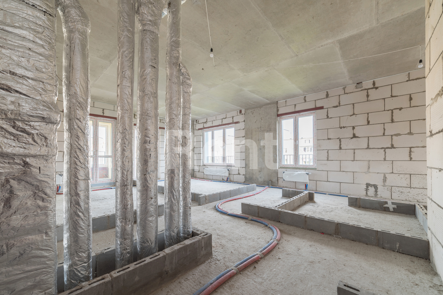 Жилая комната в квартире на ул Гришина, д 16 к б