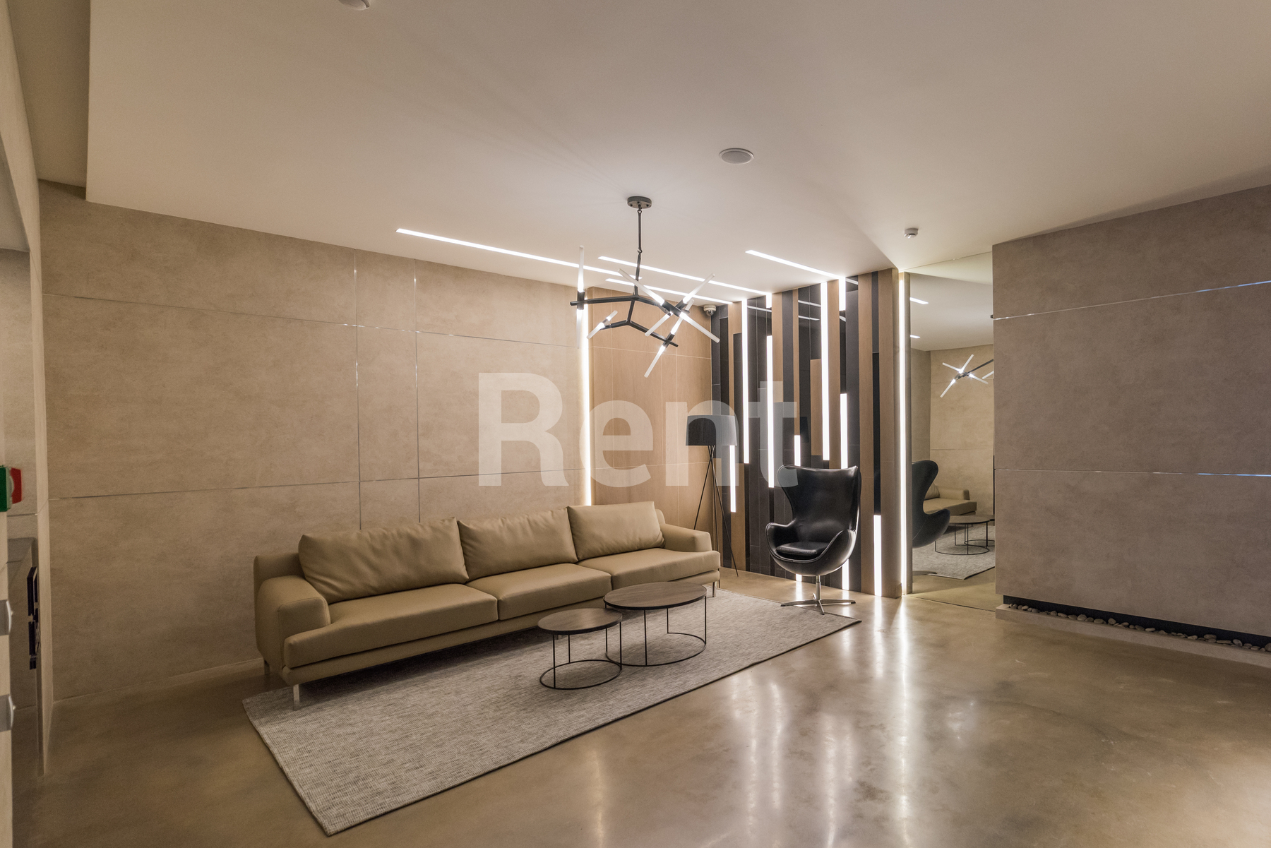 Подъезд в квартире на ул Гришина, д 16 к б