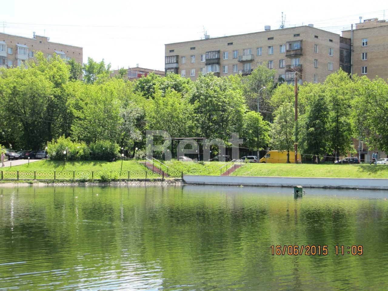 Возле дома в квартире на ул Усиевича, д 25 к 1