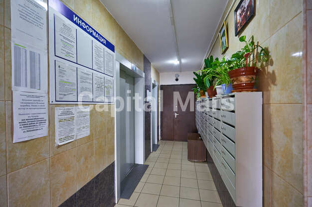 Подъезд в квартире на ул Никулинская, д 23 к 3