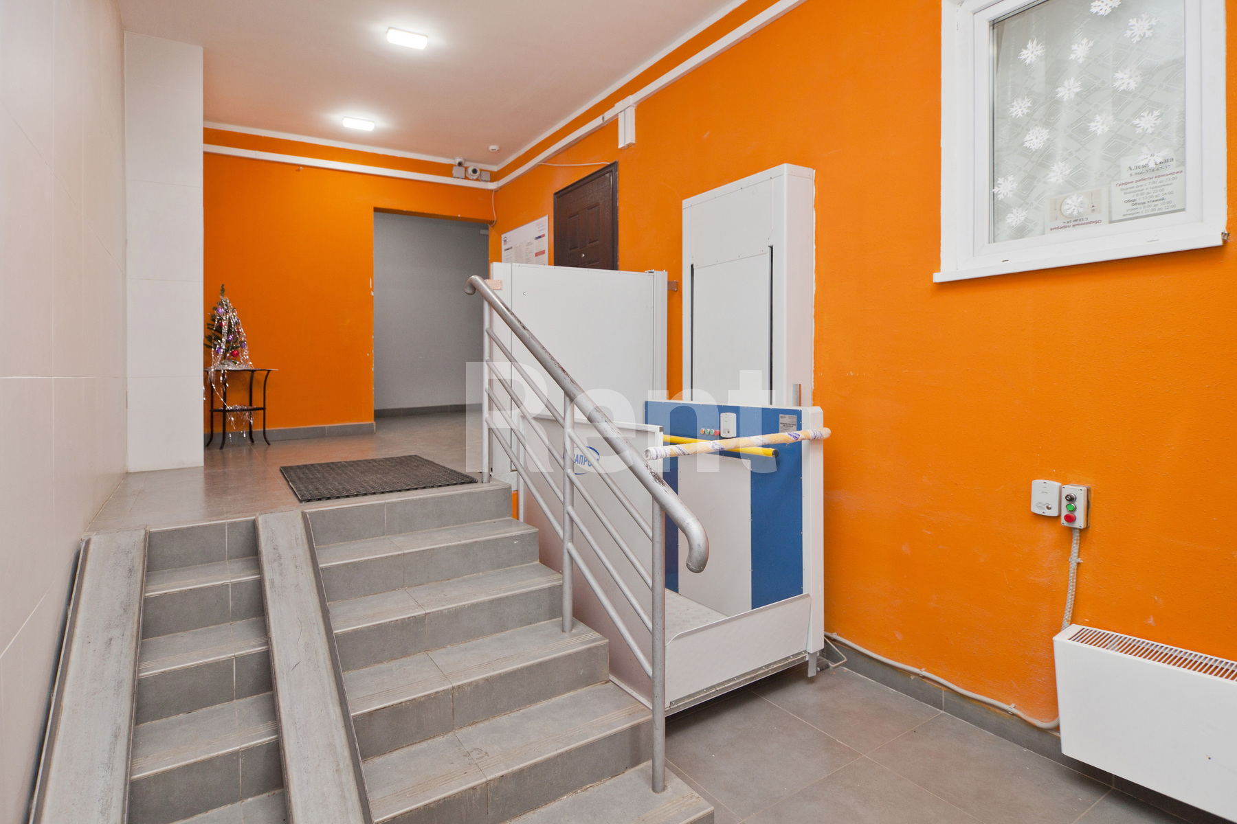 Подъезд в квартире на Московская обл, Ленинский р-н, с/п Булатниковское, д Дрожжино, ул Южная, д 27