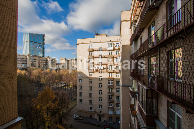 Вид из окна в квартире на пр-кт Кутузовский, д 30/32