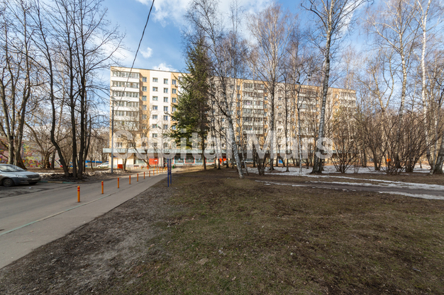 Возле дома в квартире на ул Академика Павлова, д 21 к 1