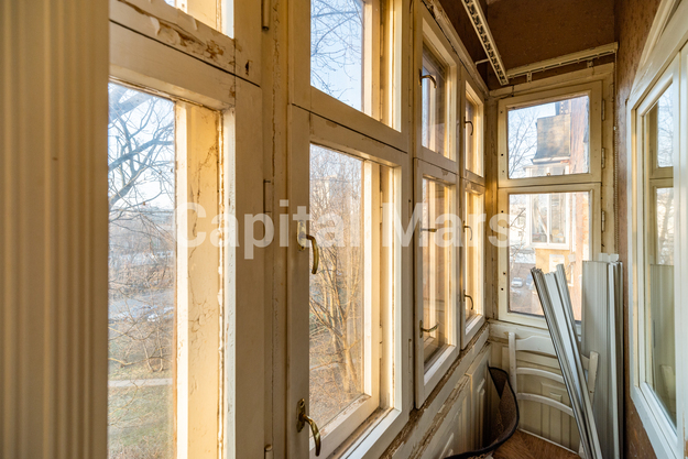 Балкон в квартире на ул Алексея Свиридова, д 13 к 1