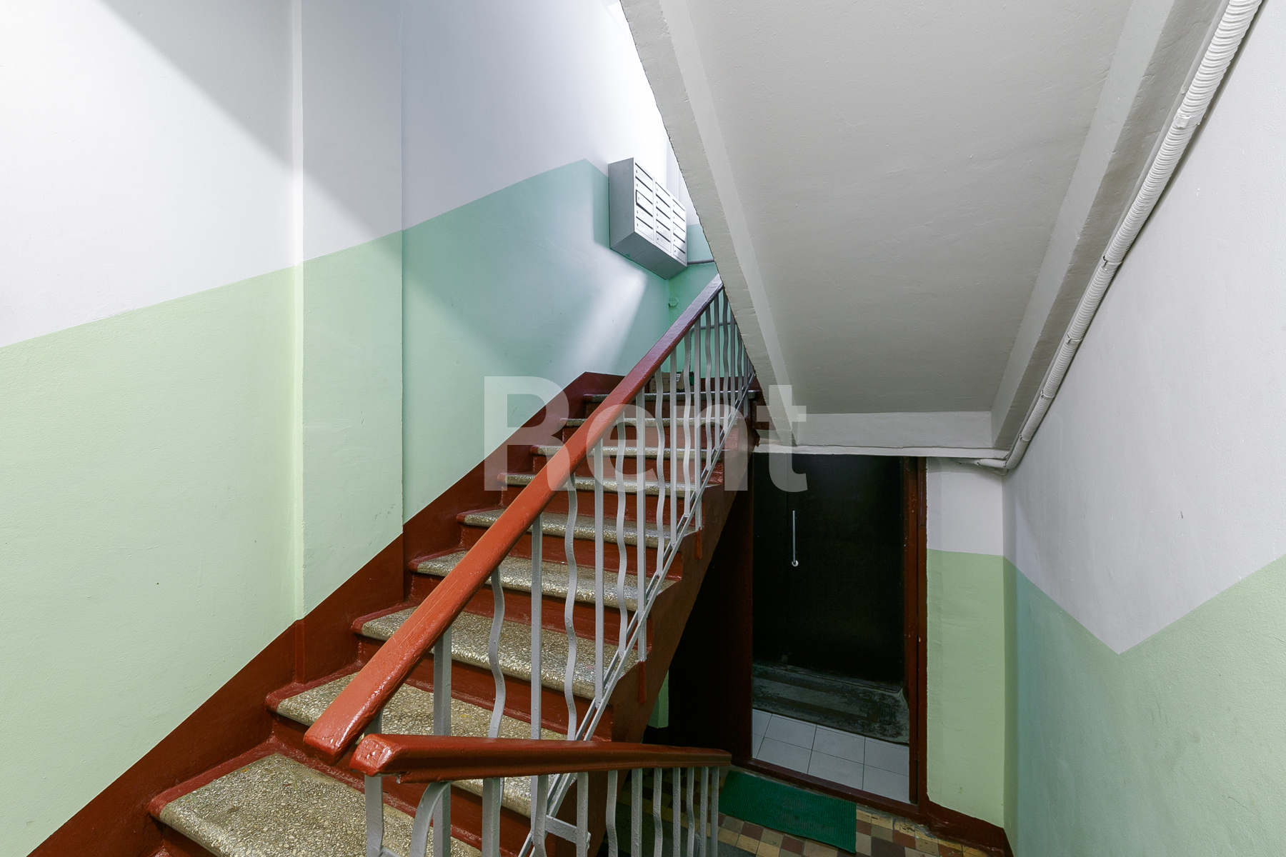 Подъезд в квартире на Вокзальный пер, д 3