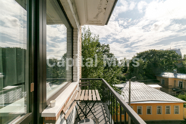 Балкон в квартире на Нововаганьковский пер, д 6