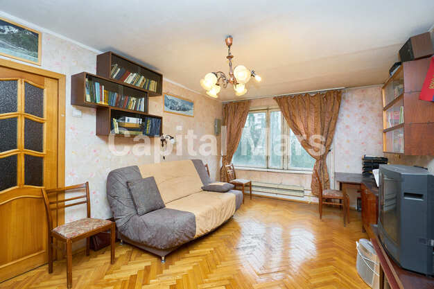 Жилая комната в квартире на пер 2-й Крестовский, д 4