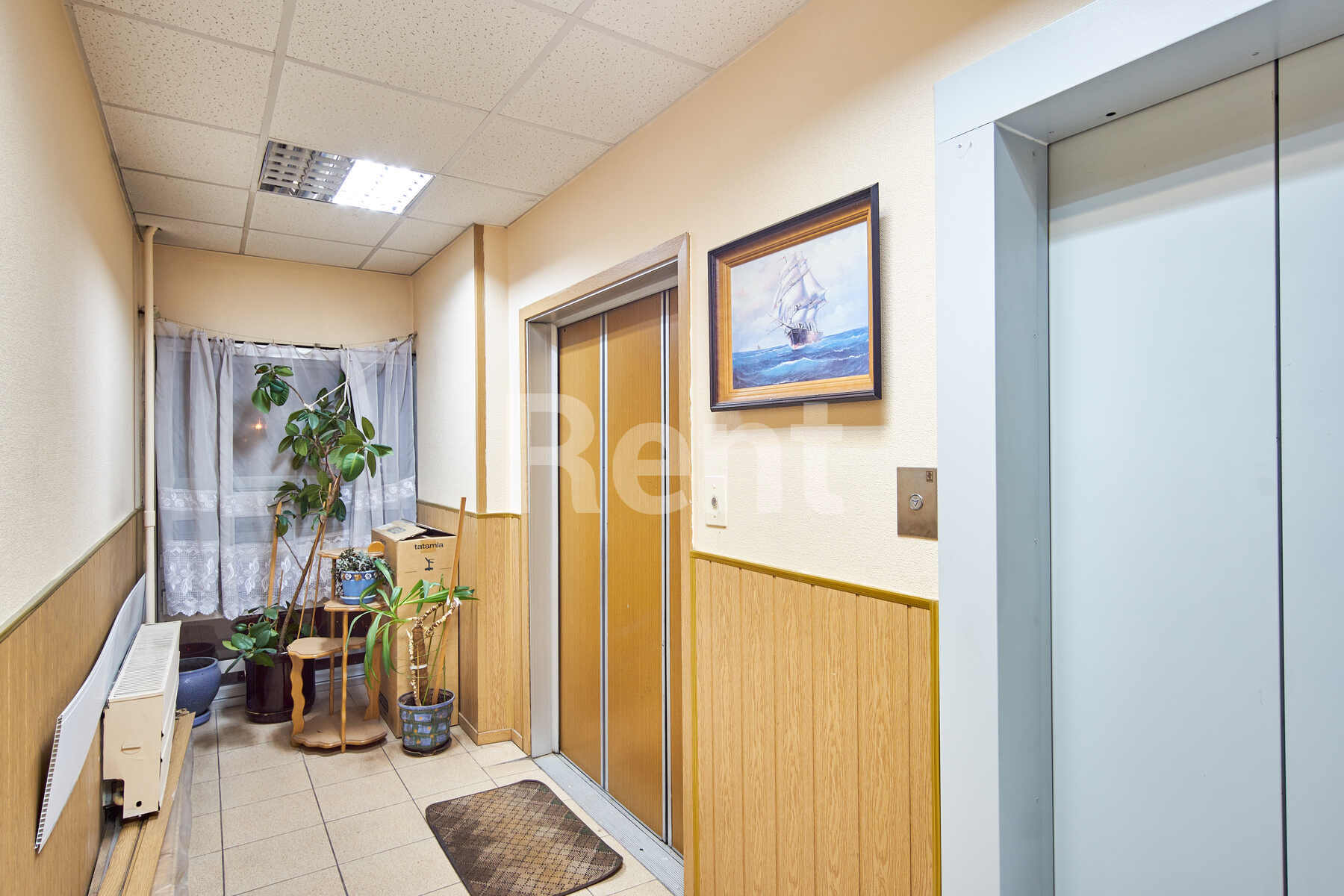 Подъезд в квартире на ул Привольная, д 65/32