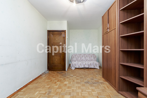 Жилая комната в квартире на ул Болотниковская, д 42 к 3