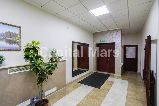 Подъезд в квартире на пр-кт Андропова, д 42 к 1