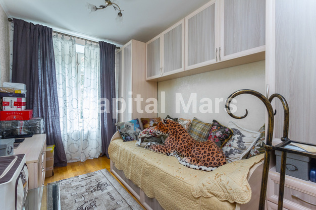 Жилая комната в квартире на ул Артамонова, д 14 к 2