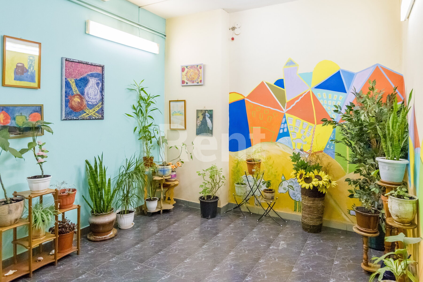 Подъезд в квартире на ул Привольная, д 57 к 1