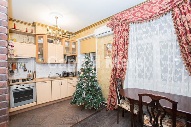 Гостиная в квартире на проезд 1-й Краснокурсантский, д 3/5 к 11