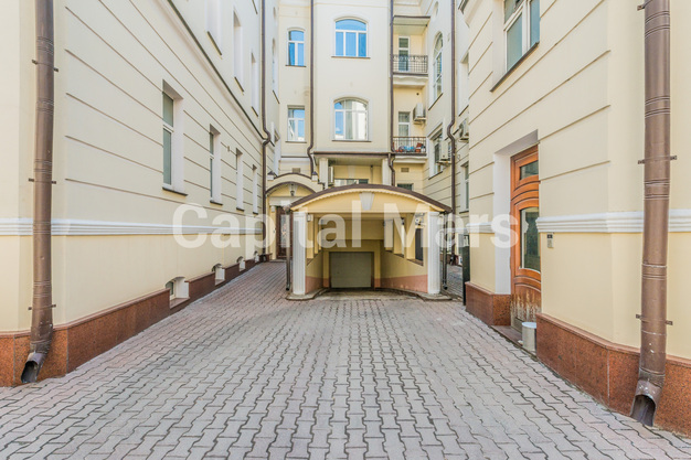 Парковка в квартире на пер Староконюшенный, д 10/10 стр 1