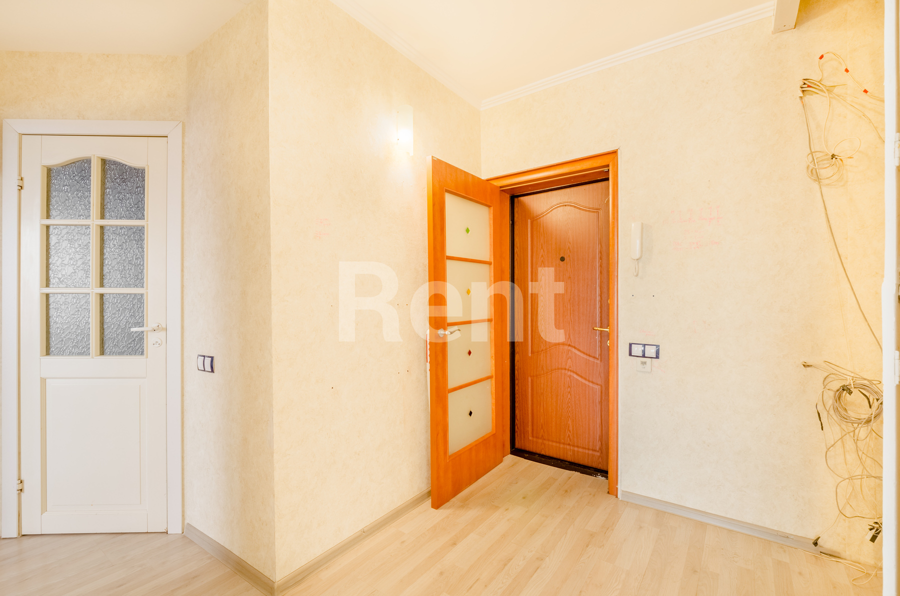 Коридор в квартире на ул Павла Корчагина, д 13