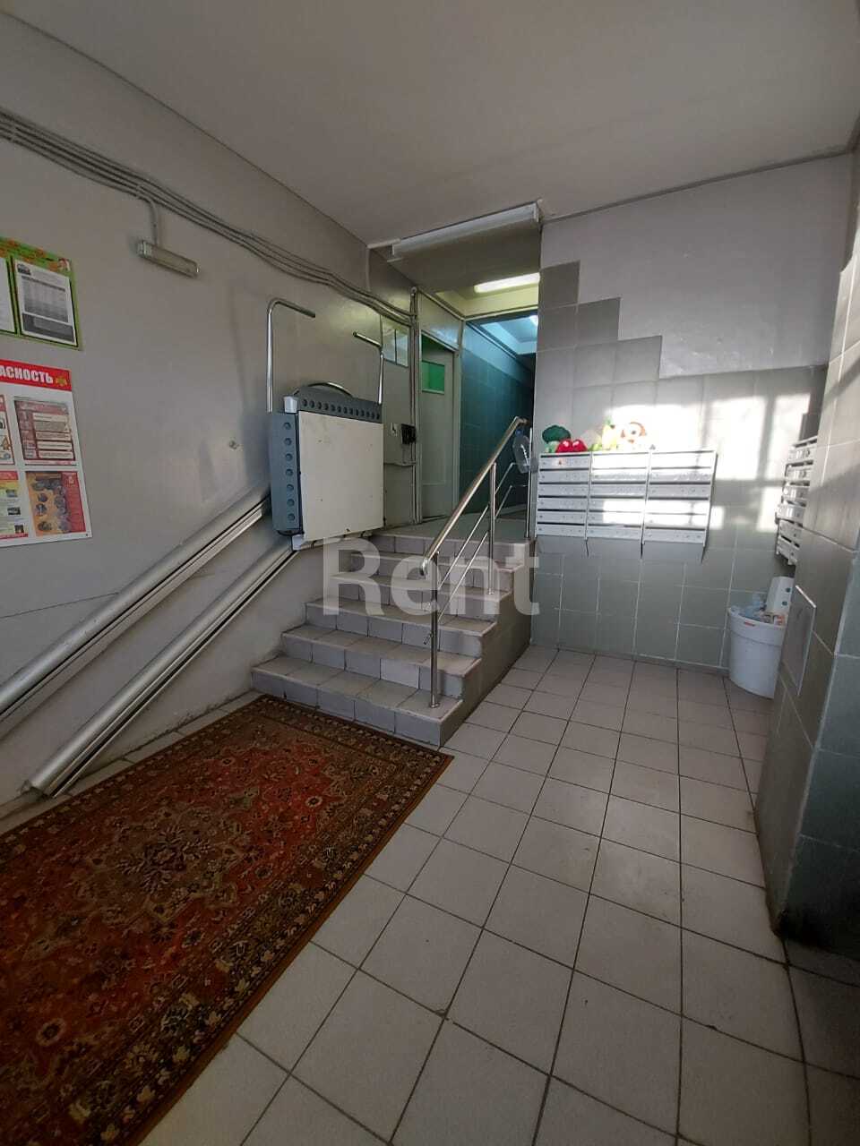 Подъезд в квартире на ул Красного Маяка, д 13 к 2