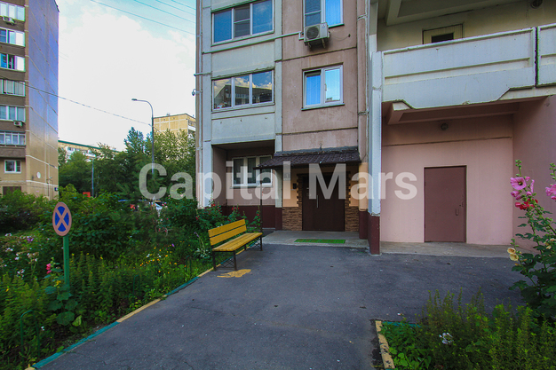 Подъезд в квартире на ул Большая Очаковская, д 26
