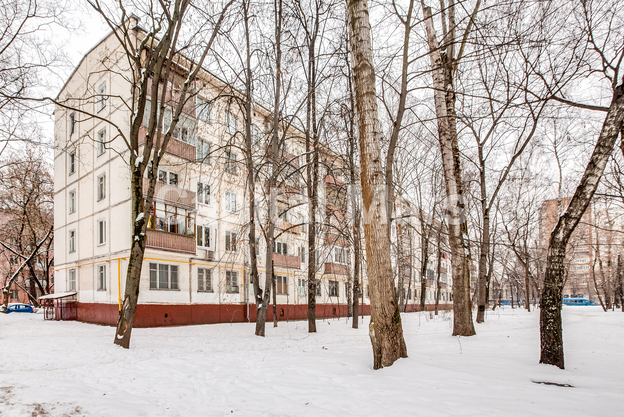 Возле дома в квартире на пр-кт Волгоградский, д 131 к 1
