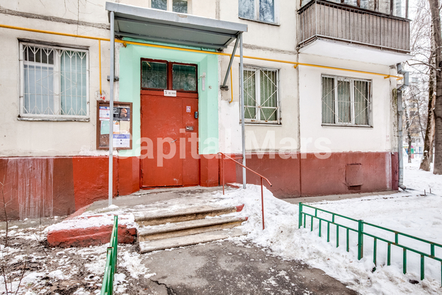 Подъезд в квартире на пр-кт Волгоградский, д 131 к 1