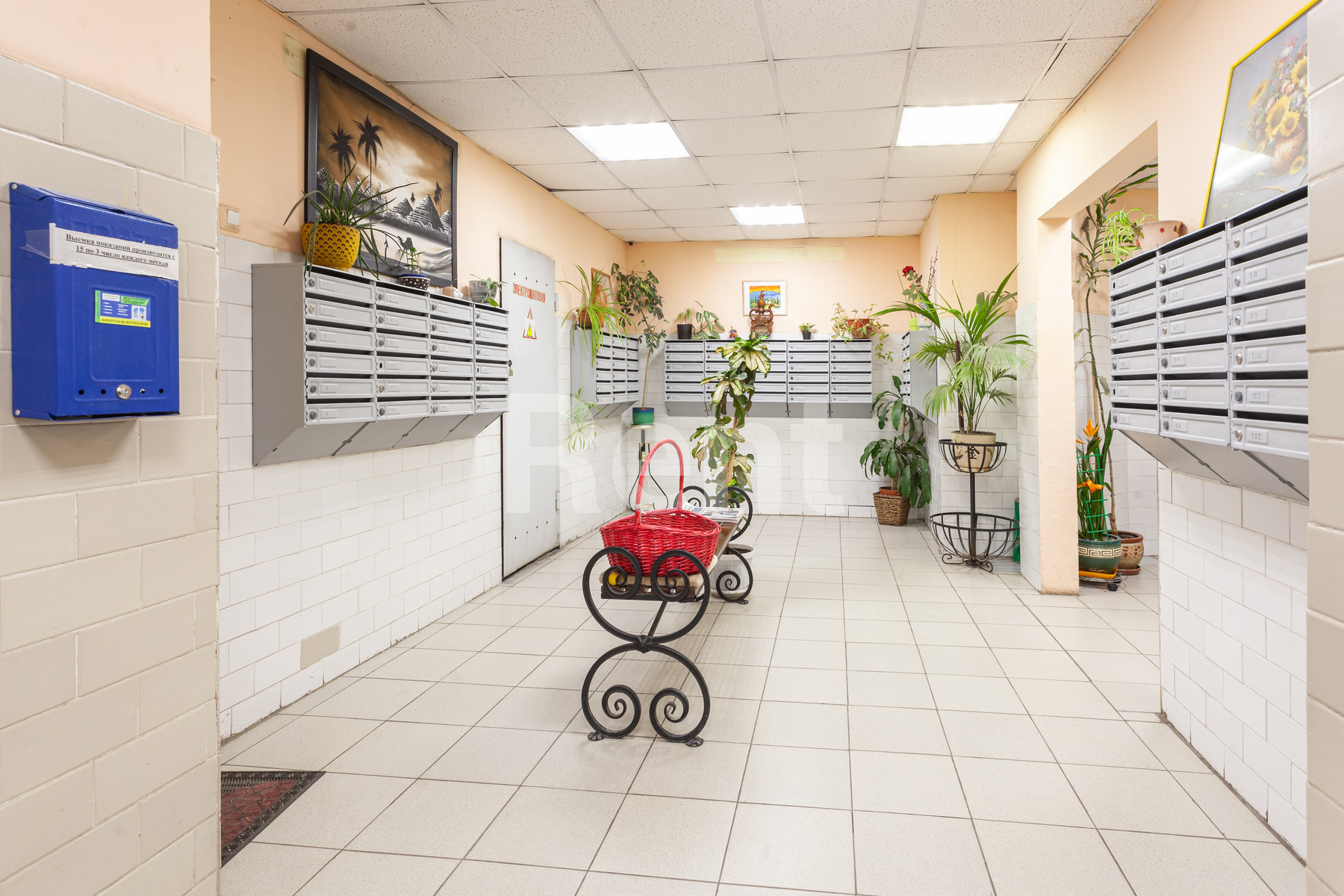 Подъезд в квартире на ул Новорогожская, д 22