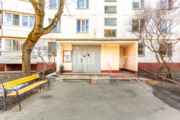 Подъезд в квартире на ул 26-ти Бакинских Комиссаров, д 8 к 3