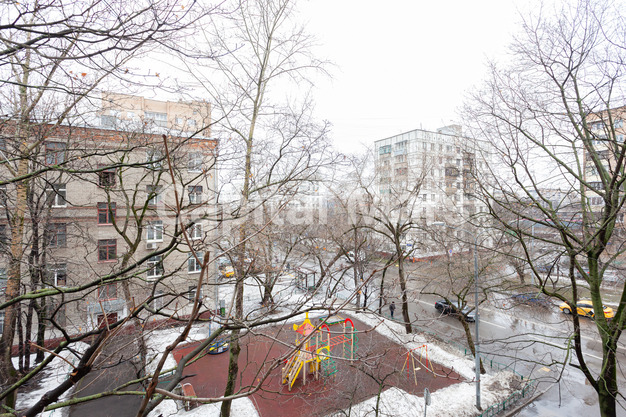 Вид из окна в квартире на ул. Вятская, д. 53