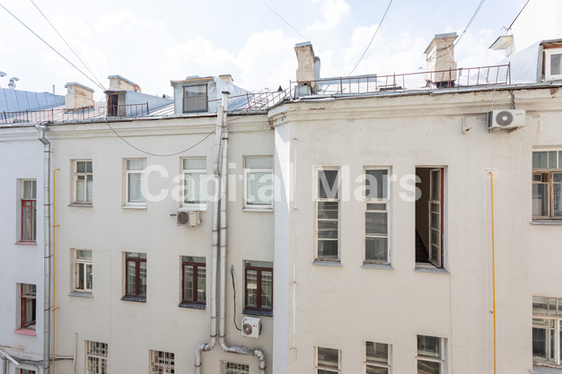 Вид из окна в квартире на ул Дмитровка Б., д 20 стр 2