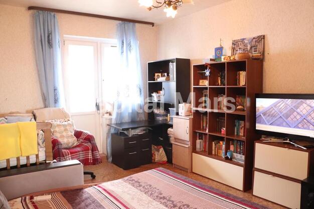 Жилая комната в квартире на ул Брусилова, д 37 к 1