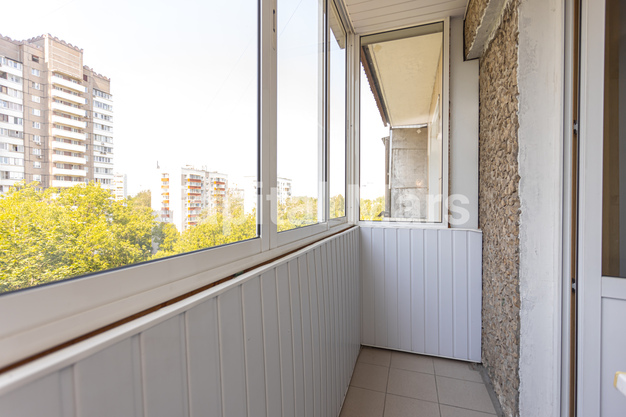 Балкон в квартире на ул. Пырьева, д. 12