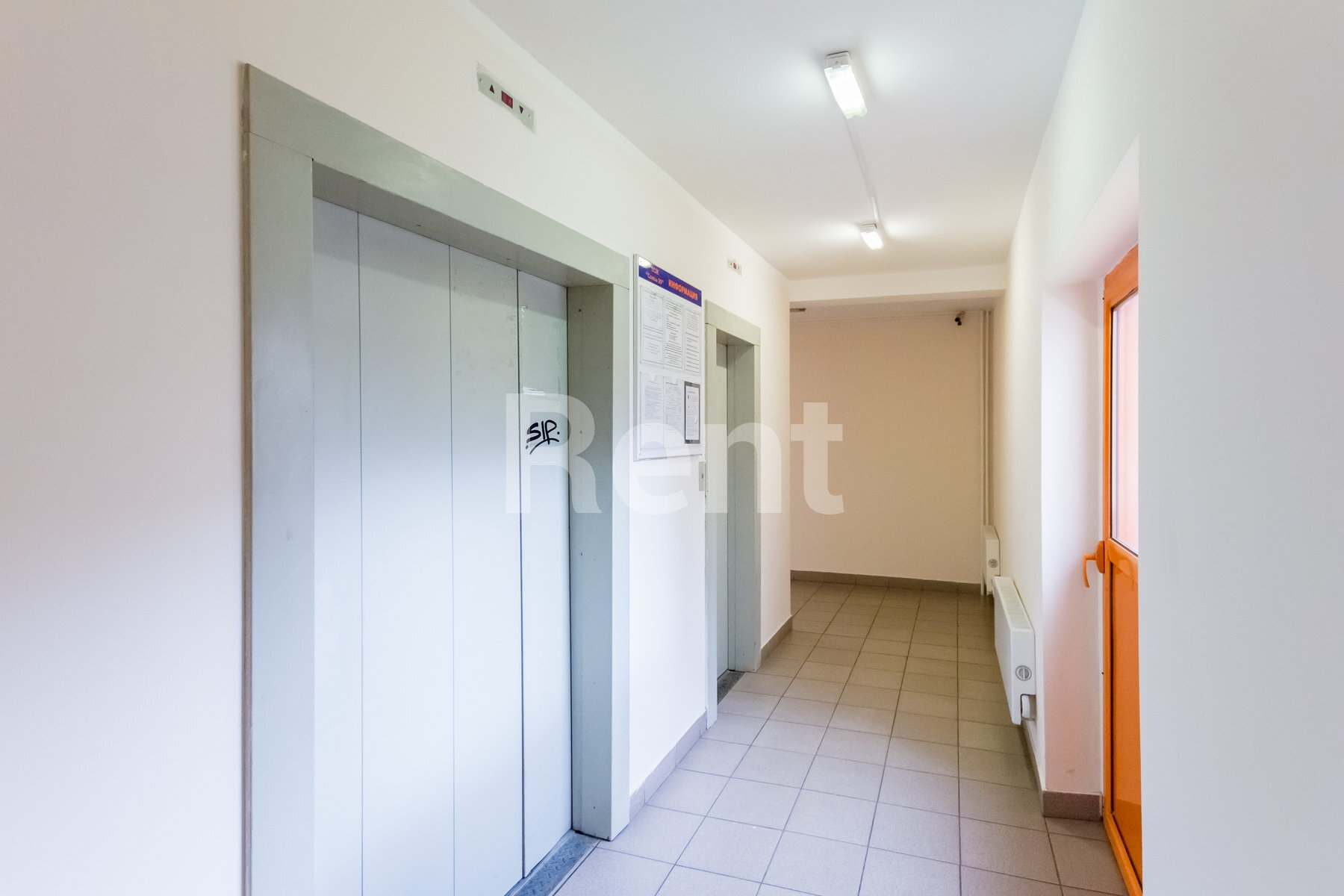 Подъезд в квартире на ул Усиевича, д 29 к 1