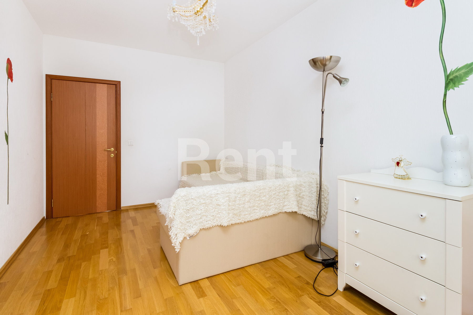 Жилая комната в квартире на ул Усиевича, д 29 к 1