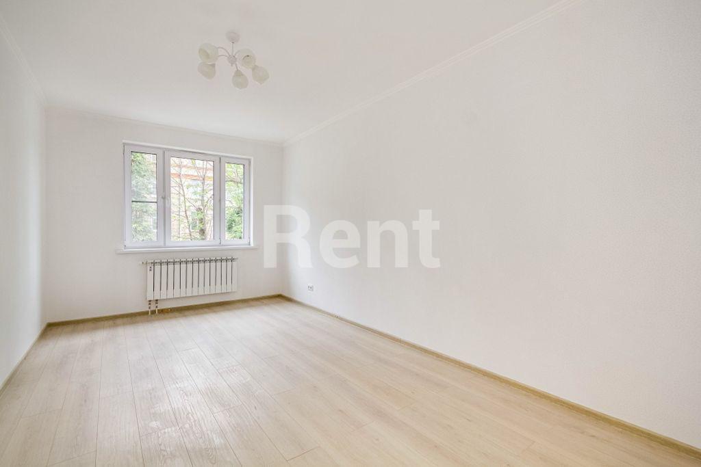 Жилая комната в квартире на ул Сельскохозяйственная, д 14 к 3