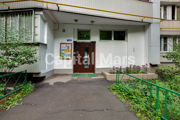 Подъезд в квартире на ул Вешняковская, д 21/26