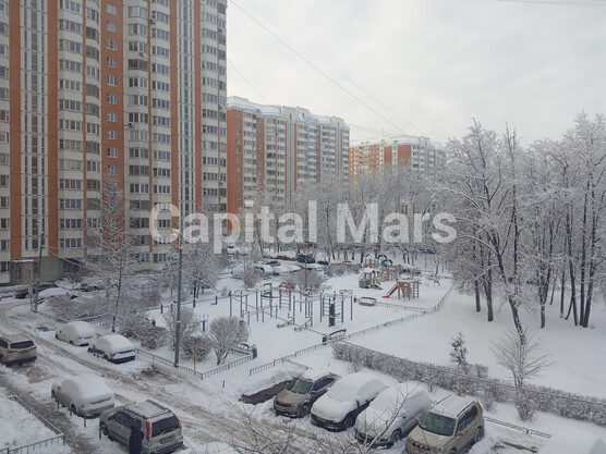 Вид из окна в квартире на ул 15-я Парковая, д 45