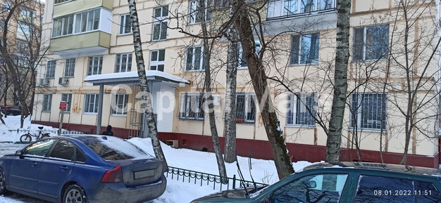 Подъезд в квартире на ул Парковая 3-я, д 22