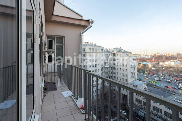 Балкон в квартире на ул Серафимовича, д 2