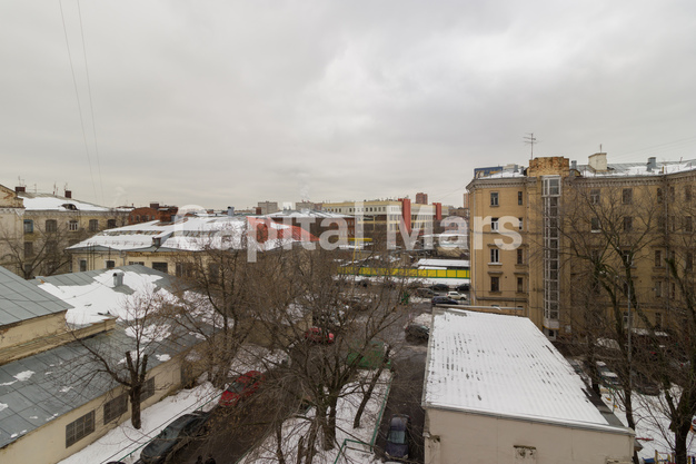 Вид из окна в квартире на ул Дербеневская, д 18