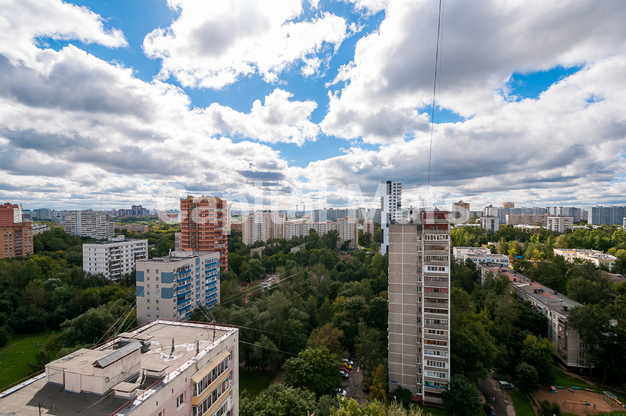 Вид из окна в квартире на ул Ельнинская, д 11 к 3