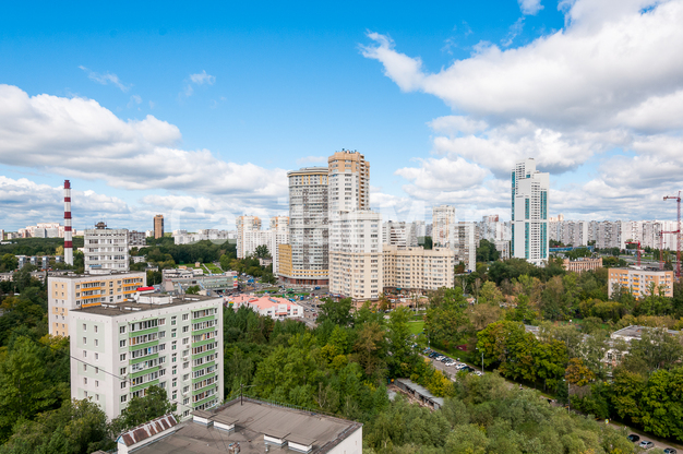 Вид из окна в квартире на ул Ельнинская, д 11 к 3