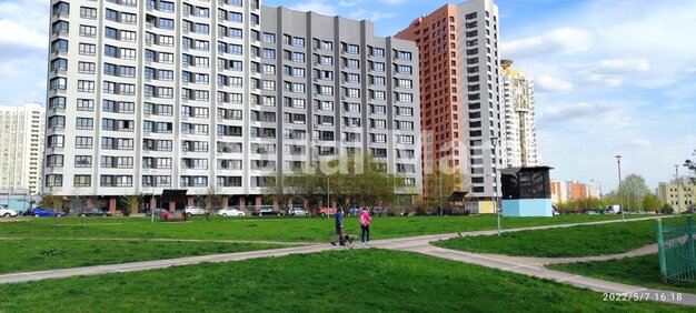 Фасад в квартире на ул Верхние Поля, д 32 к 1