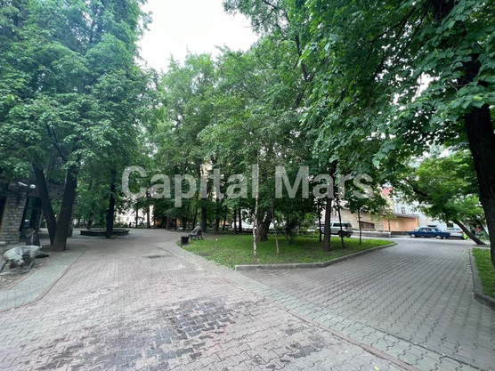 Возле дома в квартире на ул Старая Басманная, д 9 к 1