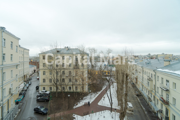 Вид из окна в квартире на ул Петровка, д 26 стр 3